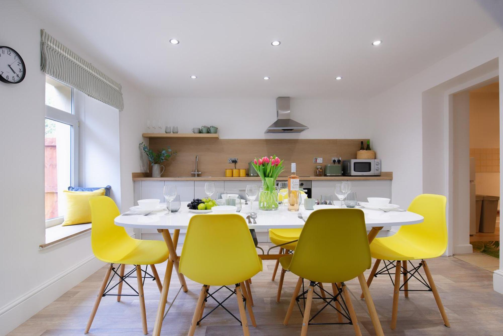Stayright 3 Bed Home Near Hiking Trails & Parks Llwynypia Экстерьер фото