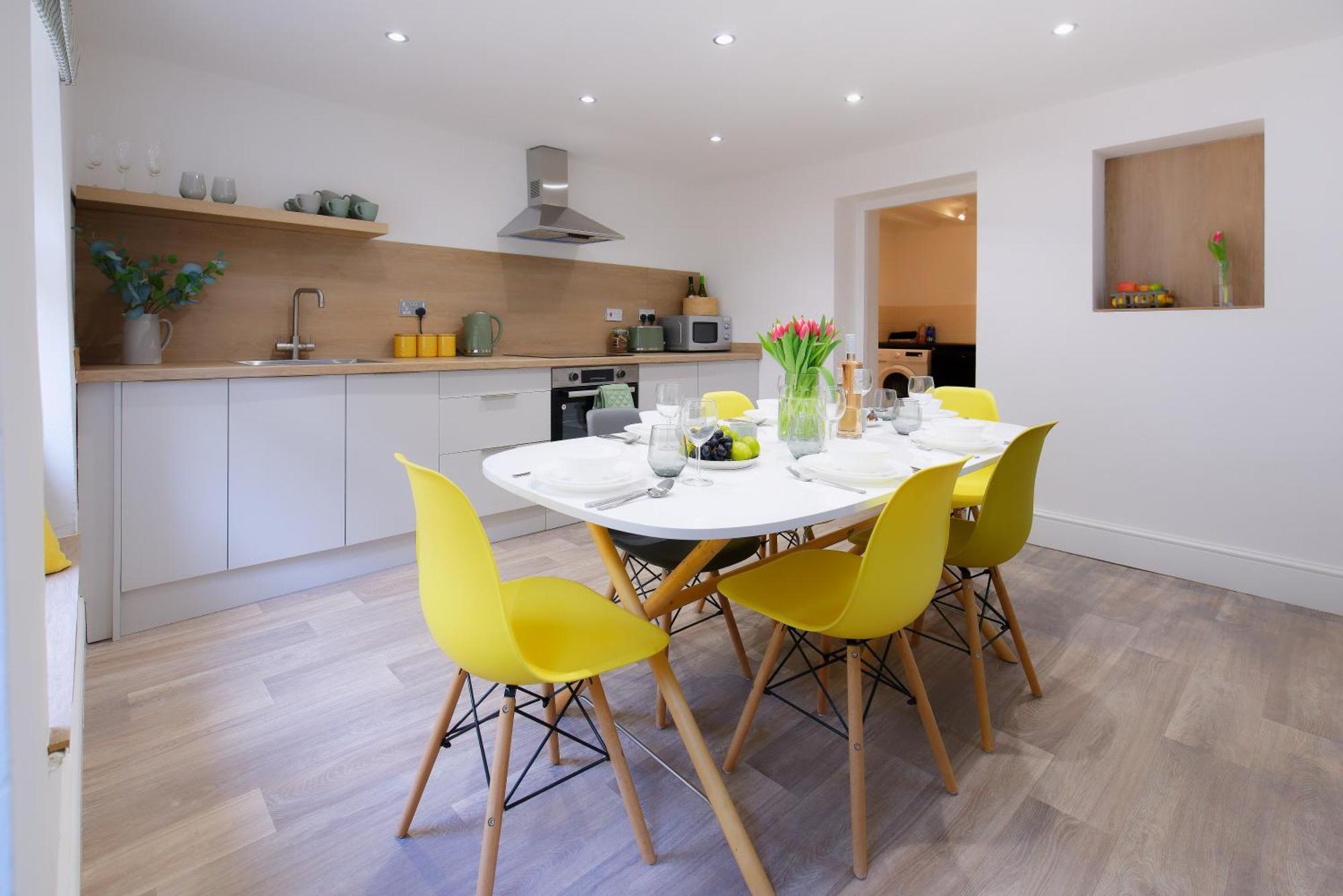 Stayright 3 Bed Home Near Hiking Trails & Parks Llwynypia Экстерьер фото